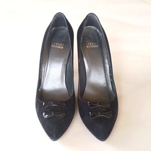 Beautiful Stuart Weitzman black 4" heels with 2 bows